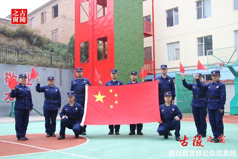 蓝朋友歌唱祖国+李晋+15835615455.JPG